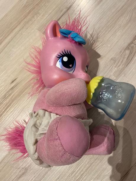 My little pony krásny koník vydávajúci zvuky, 