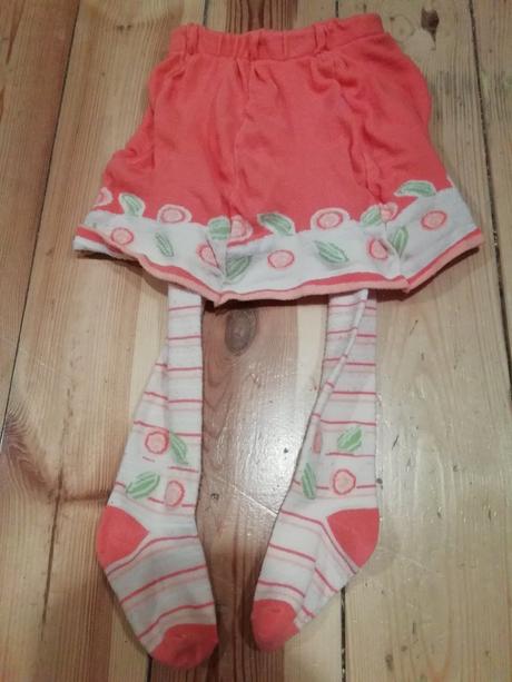 Pančušky so suknou, 92