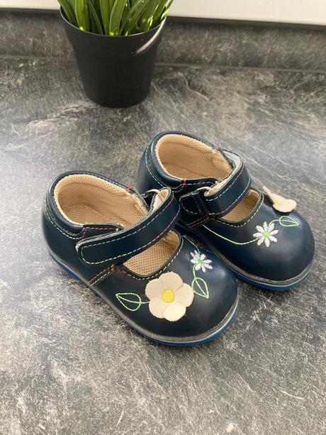 Tmavomodré sandálky s kvetinkou, slovobuv,20