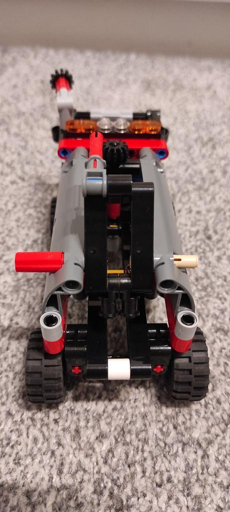 Lego technic 42084 2v1 hasiči, nakladač, 