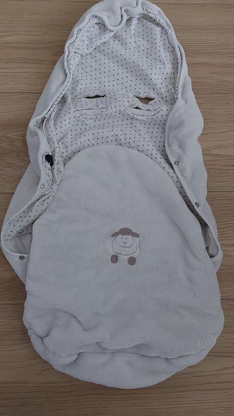 Zavinovačka do autosedačky, 