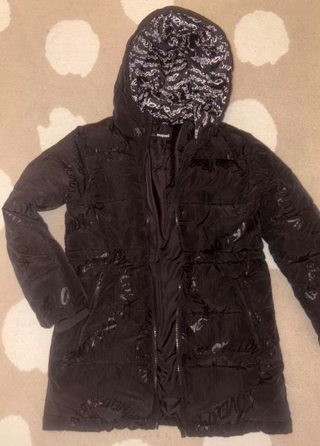Dlhý prešívaný kabát desigual s textom v.122/128, desigual,128
