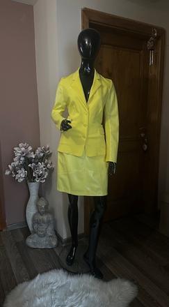 Nádherný kombinovaný žltý sukňový kostým magenta, l / m