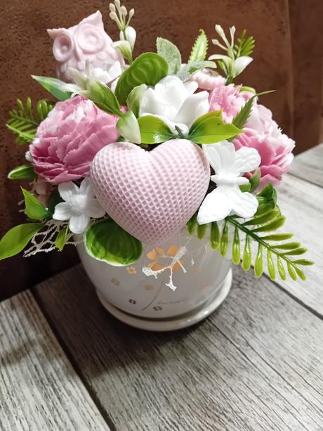 Mydlová kytička v keramike, 