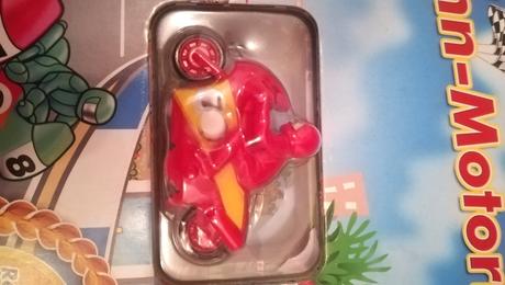 Motorka s dráhou v knižke, 