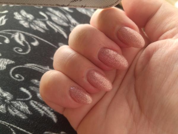 Ako vyzerajú naozaj dobre urobené gélové nechty?