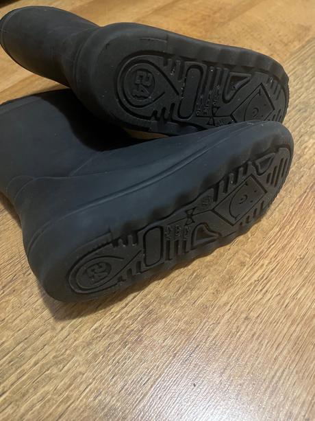 Gumáky en fant nezateplene, en fant,24