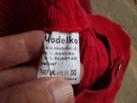 Kordové nohavice, modelko,134