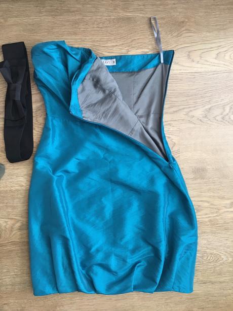 Slávnostné dámske šaty, 38