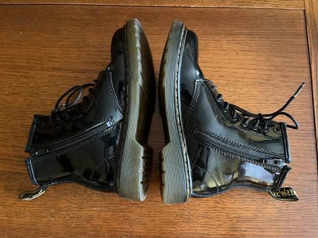 Dr. martens členkové šnurovacie čižmičky, 32