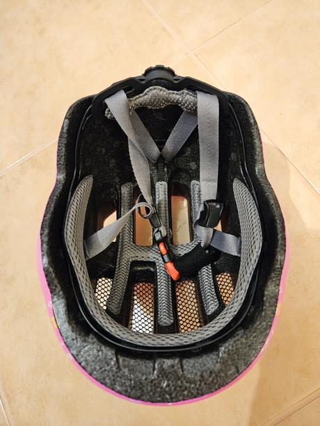 Dievčenská prilba abus, s