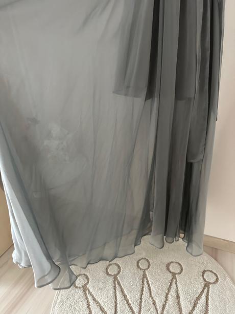 Dámske spoločenské šaty, 