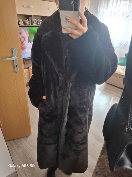 Kabát z umelej kožušiny, 