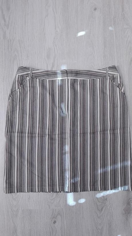 Moderna damska sukna, 46