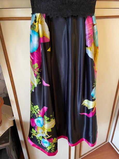 Stylove dámske spoločenské šaty, s