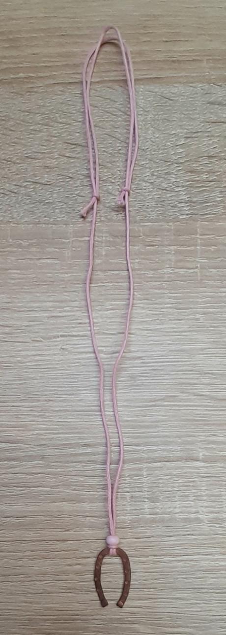 Náhrdelník s podkovičkou,