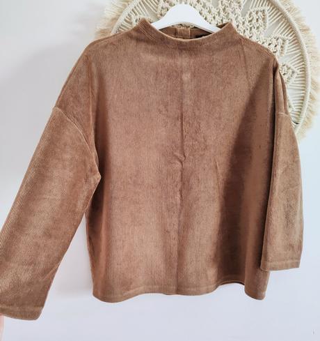 Zaujímavý svetrík opus, s