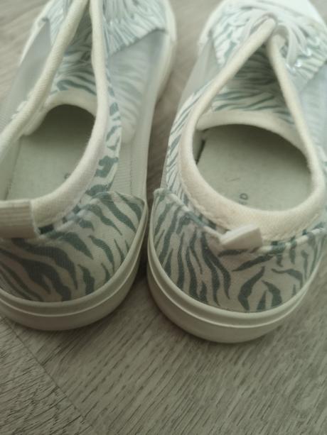 Tenisky, reserved,34