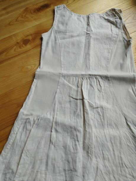 Ľanové šaty s výšivkou, m