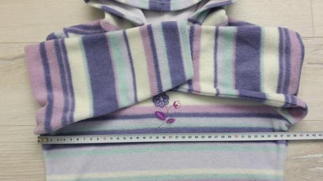 Fialová mikina, 104