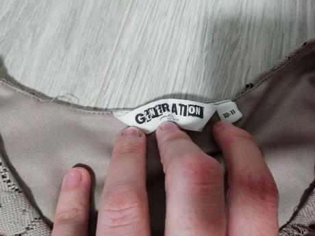 Čipkované šaty, 146