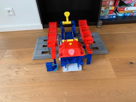 Labkova patrola garaz, 