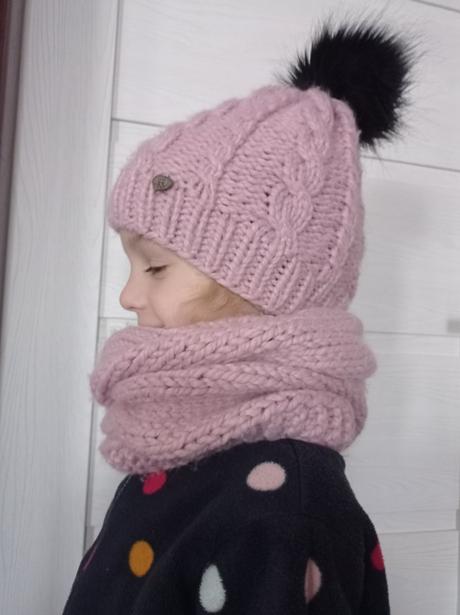 Čiapka a nákrčník, 104