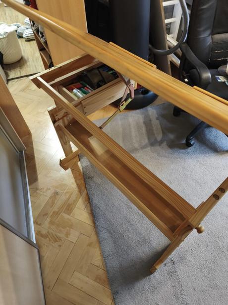 Rastúci písací stôl pre deti masív borovica, 