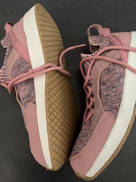 Nasúvacie tenisky, 36