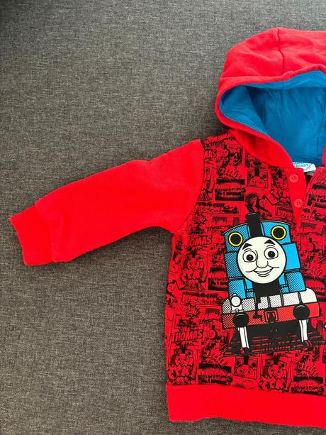 Mikinka vláčik tom, 74