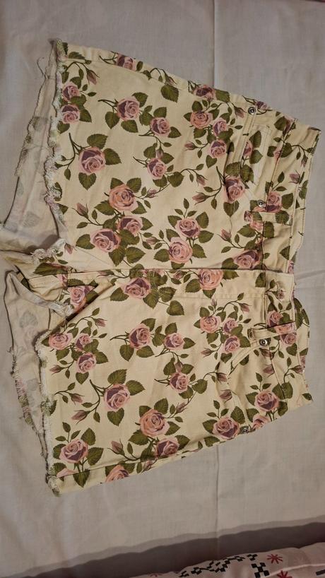 Dámske kraťasy č.42, bonprix,42