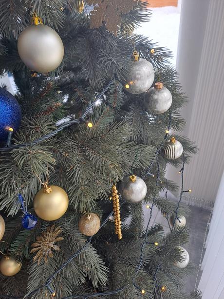 Zlaté vianočné gule, 