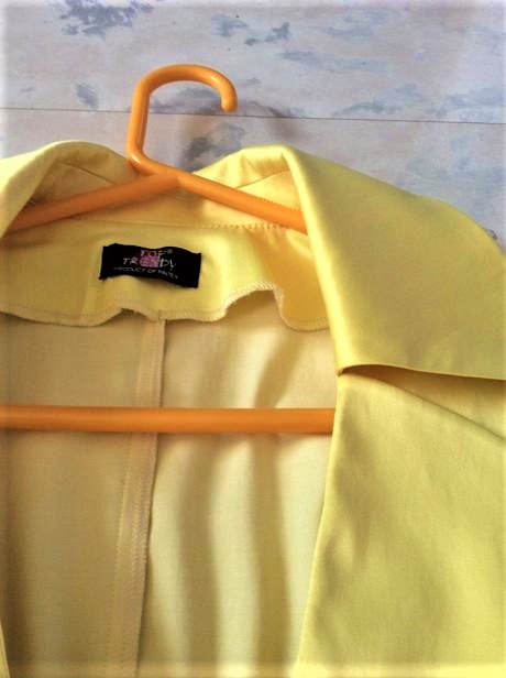 Luxusný saténový kostým, 38