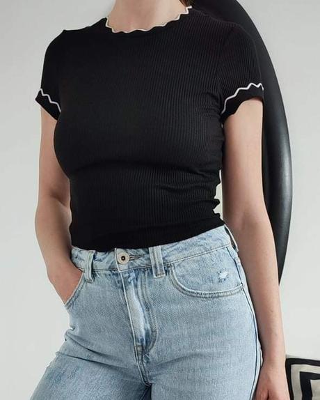 Čierny vrúbkovaný crop top, primark,xs