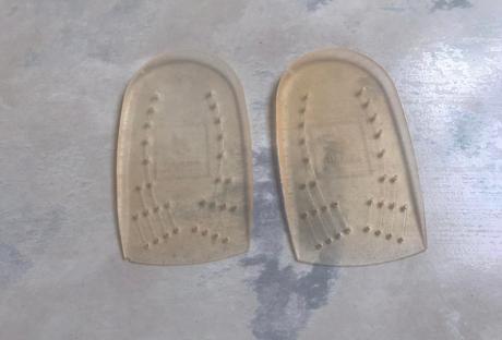 Protinárazové podpätenky, 