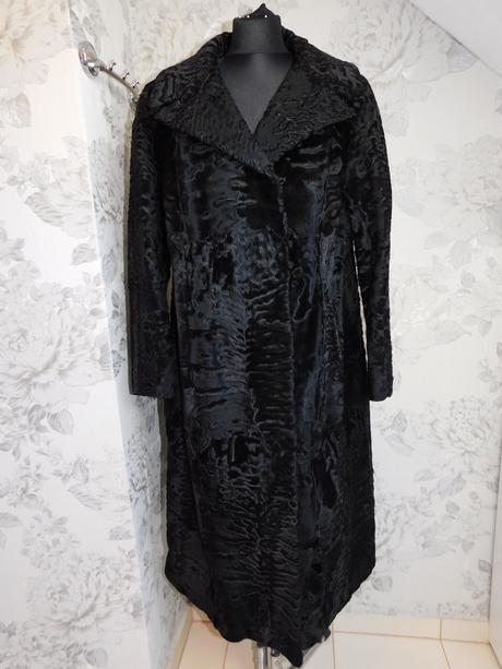 Pravy kvalitny karakulovy kožuch, 44