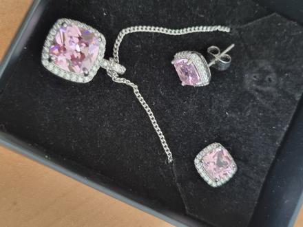Súprava bižutérie s ružovým očkom, 