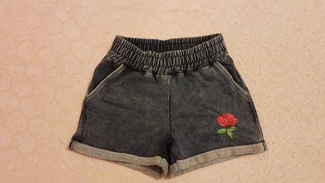 Dievčenské kraťasky veľkosť 140, 140