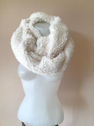 Šal tunel, river island