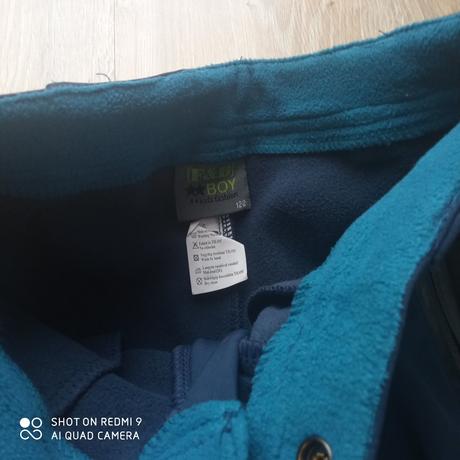 Softvérové nohavice, 122