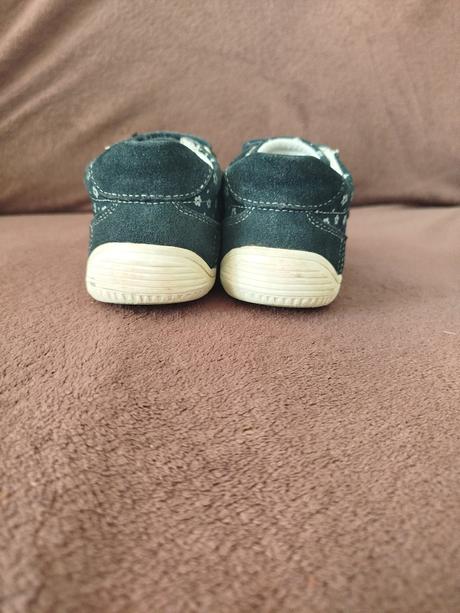 Modré s kvietkami barefoot super stav, protetika,26