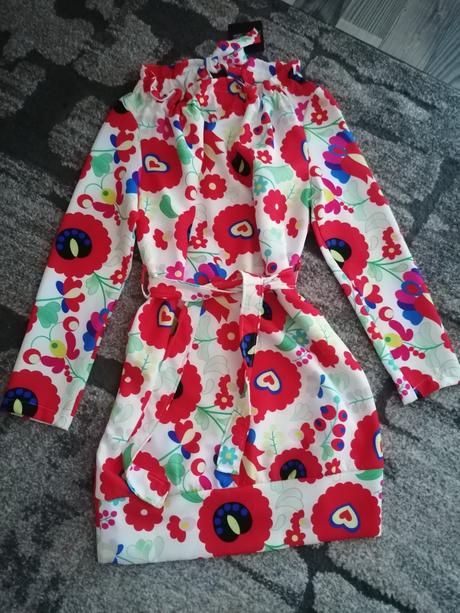 Dámske kvetovane šaty, 