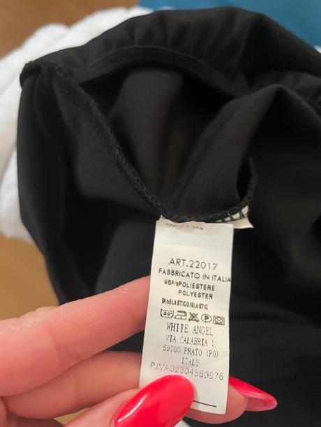 Nove saty s visackou, 