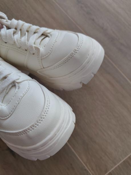 Tenisky zara top stav s vyššou podrážkou, zara,35