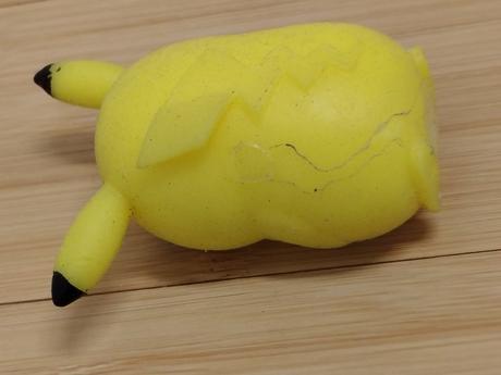 Retro antistresov stláčaci pokémon pikachu squishy,