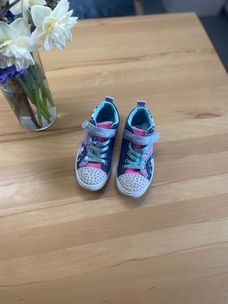 Predám dievčenské tenisky skechers, skechers,33