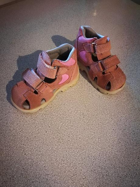 Dievčenské sandálky, slovobuv,20