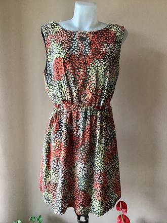 Pekné šaty apricot /49, 40 / 42