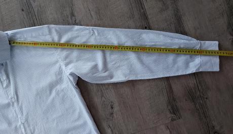 Elegantná bodkovaná slim fit košeľa, 40