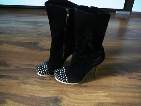 Semišové kotníky s aplikaciou na špičke, 38